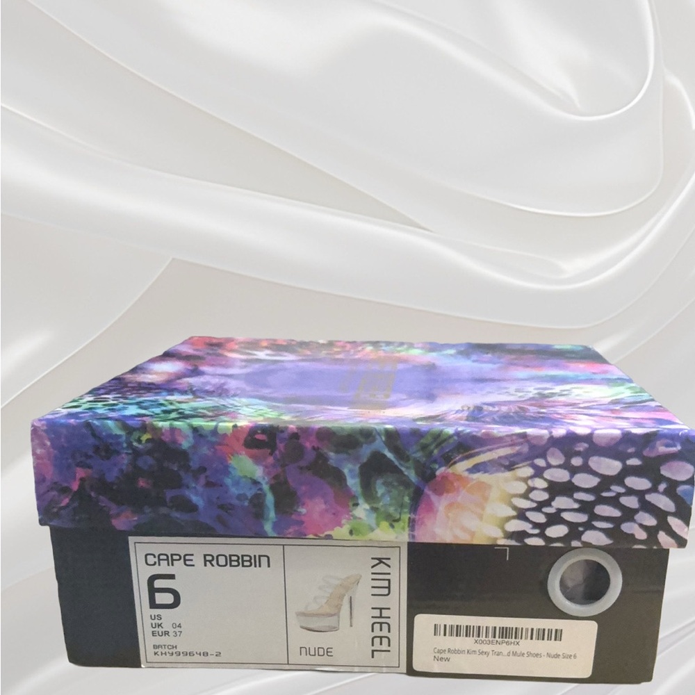 Cape Robbin Silver Heels with Transparent Design - Picture 6 of 6